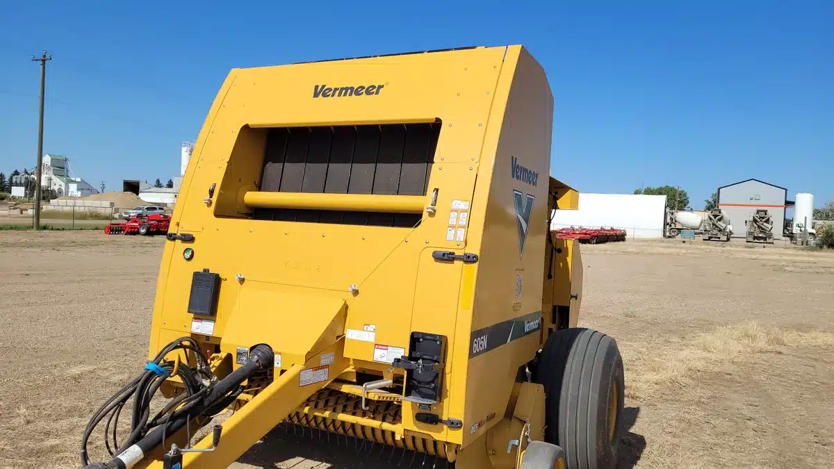 Gallery image 2 for Used 2020 Vermeer 605N Round Baler