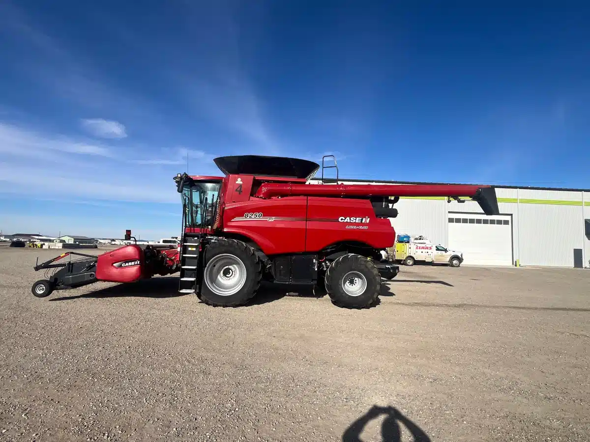 Gallery image 2 for 2021 Case IH 8250 Combine