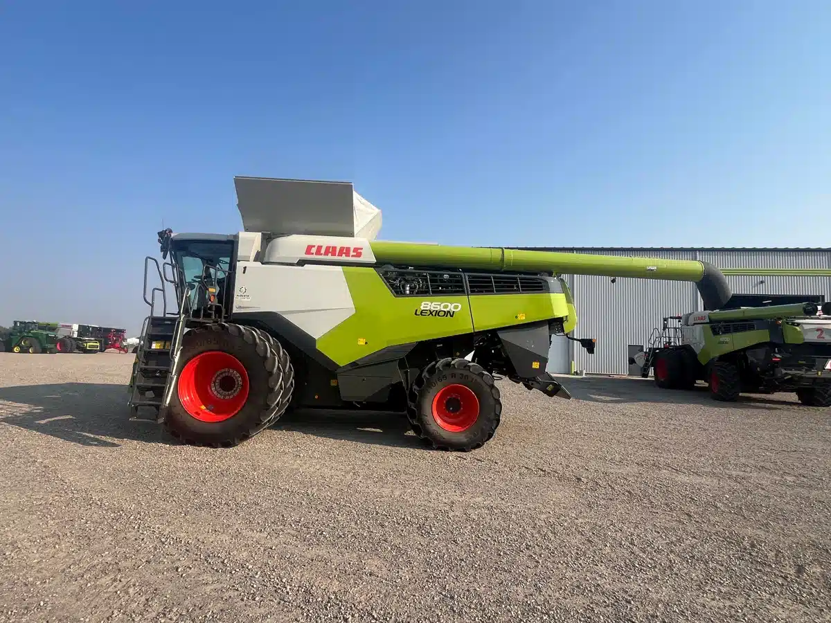 Photo de la Galerie 2 pour 2021 CLAAS LEXION 8600 Batteuse