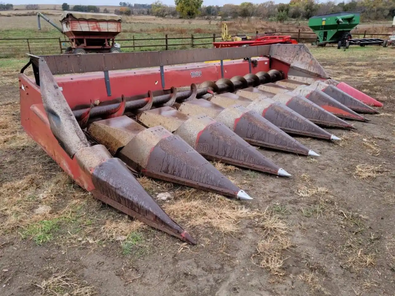 Gallery image 2 for Used 1995 Case IH 1083 Header - Row Crop
