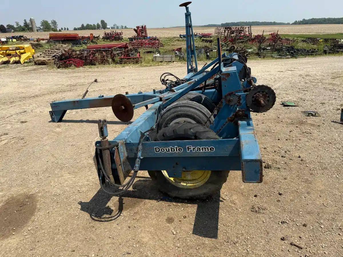 Gallery image 1 for Used Kinze 900DF Planter