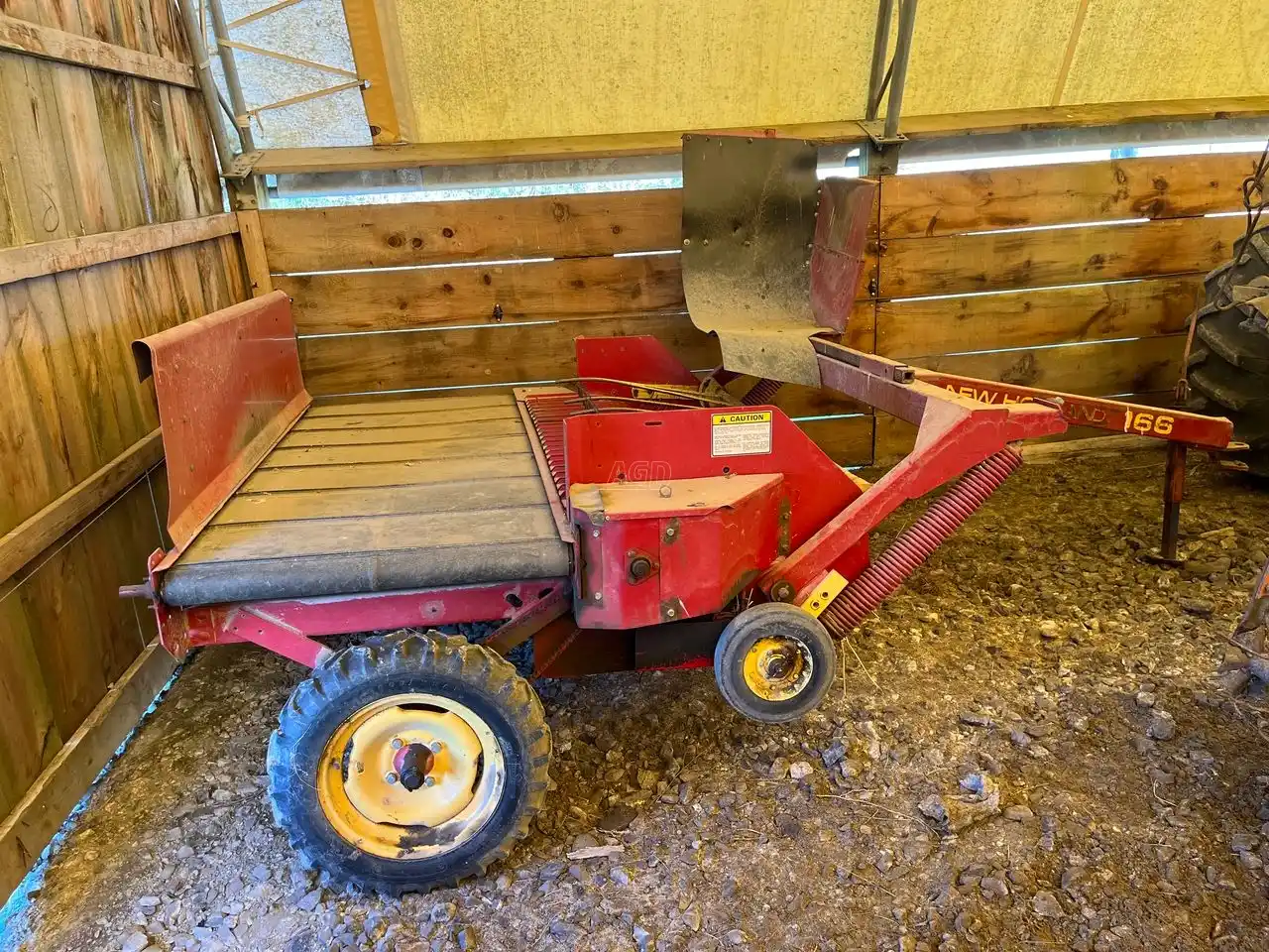 Gallery image 1 for Used New Holland 166 Hay Merger