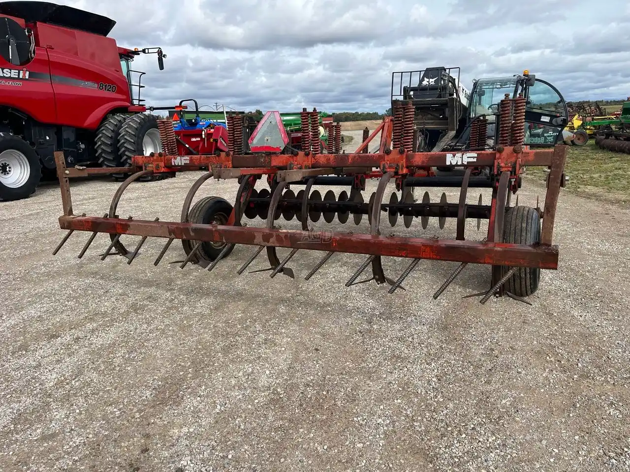 Gallery image 2 for Used 1986 Massey Ferguson 115 Chisel Plow