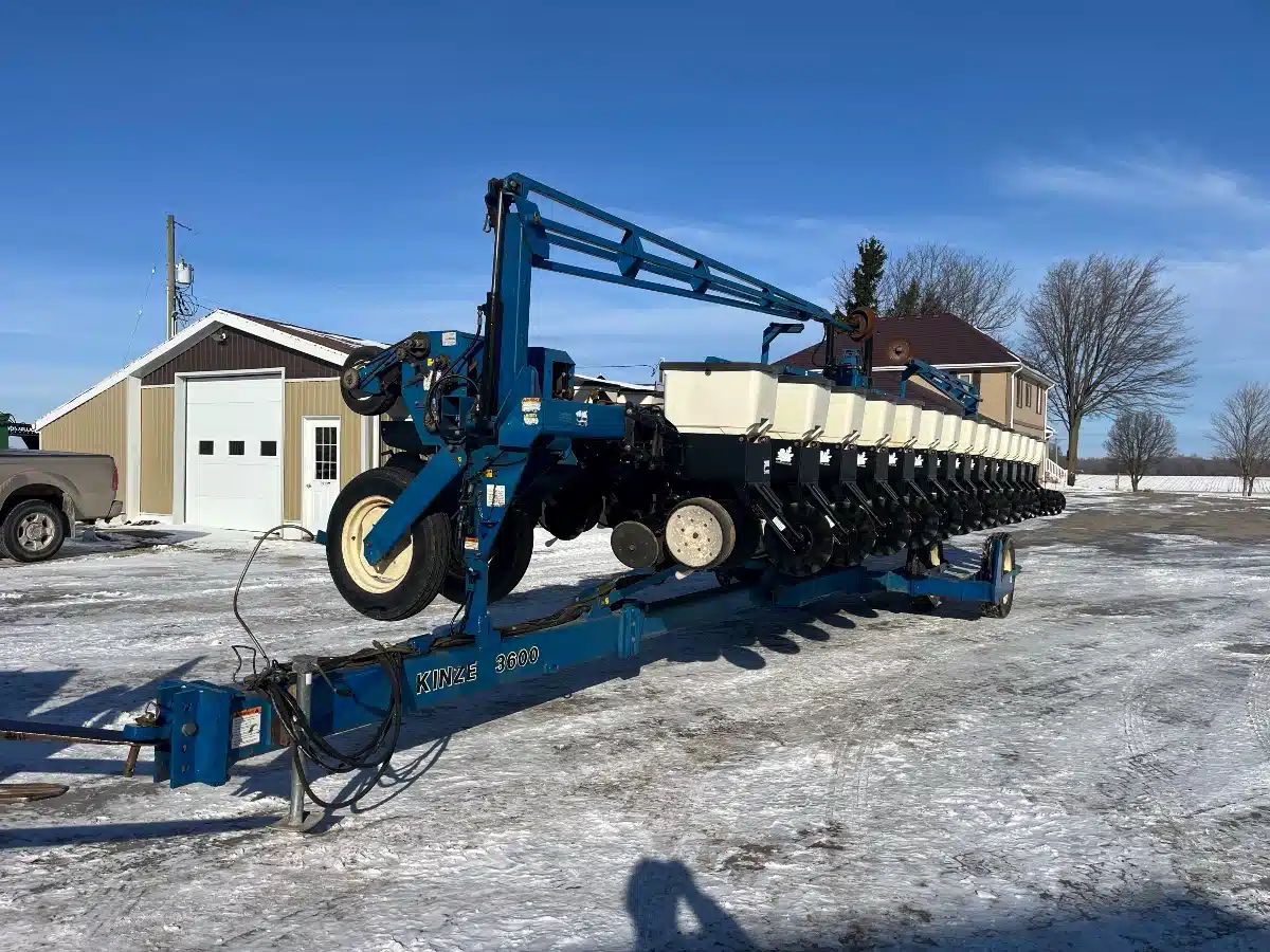 Gallery image 1 for Used Kinze 3600 Planter