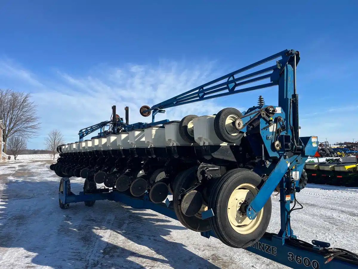 Gallery image 2 for Used Kinze 3600 Planter