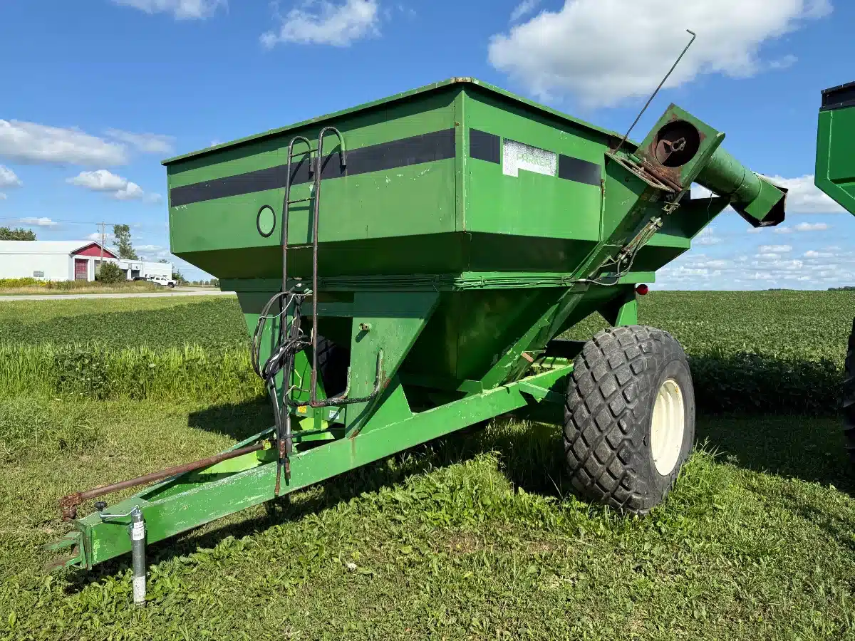 Gallery image 1 for New Parker 450 Grain Cart