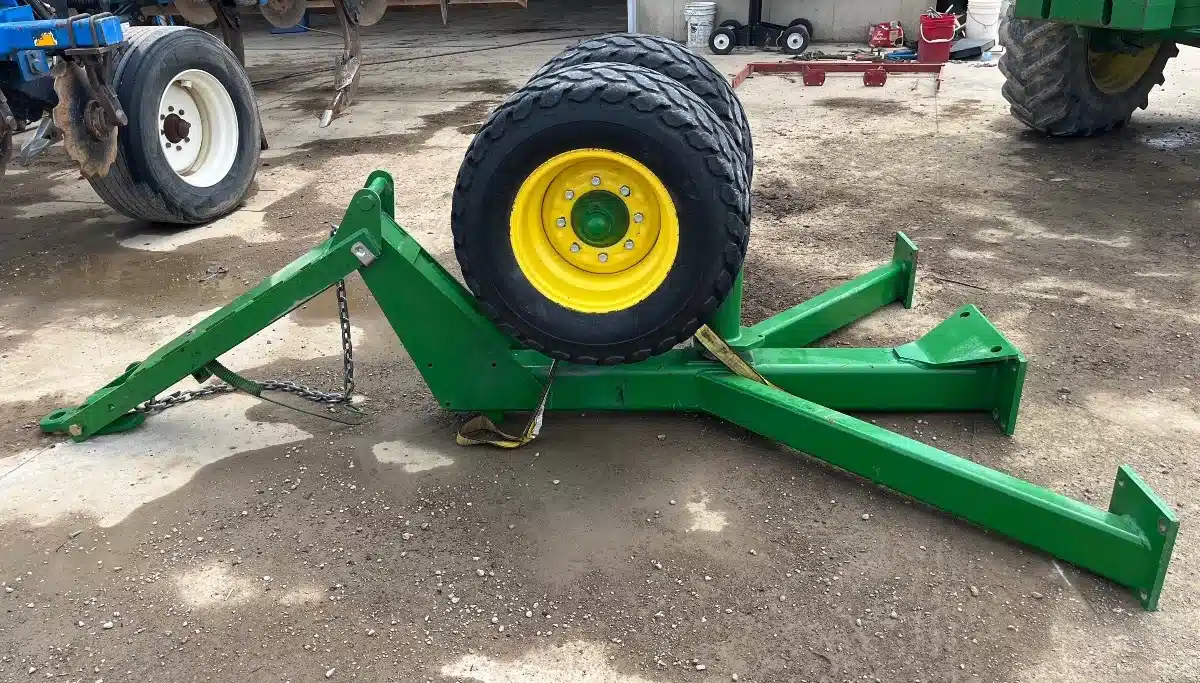 Gallery image 1 for Used John Deere 750/1560/1590 Hitch