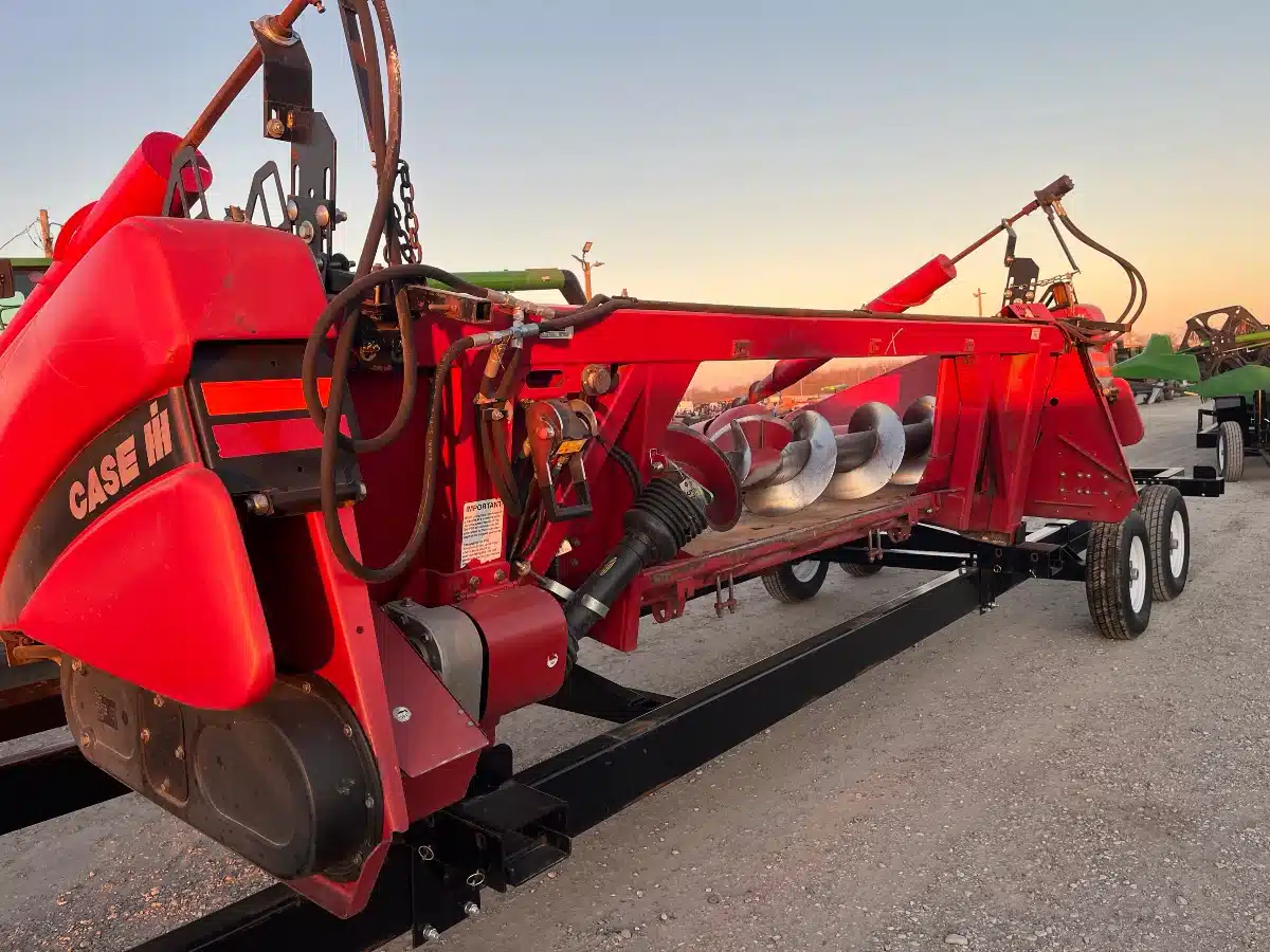 Gallery image 2 for Used 2004 Case IH 2206 Header - Row Crop