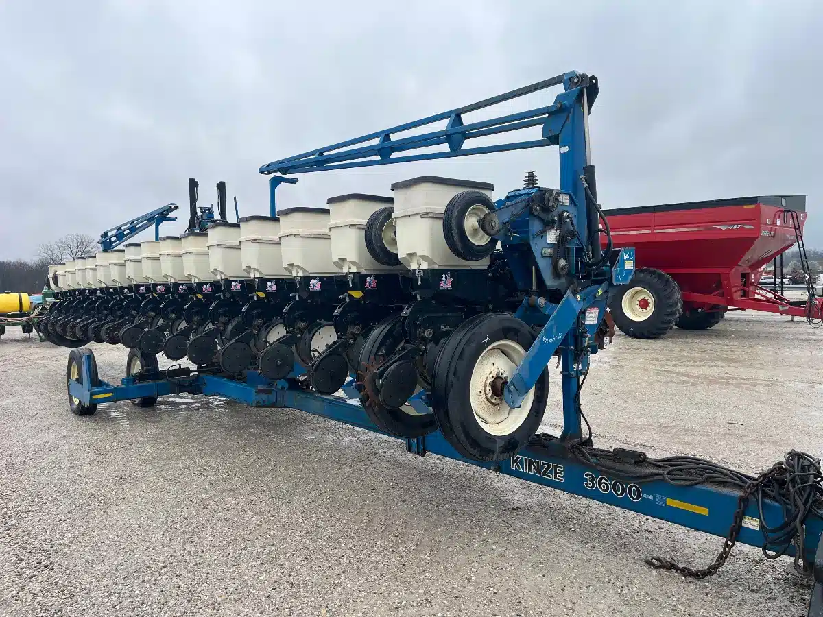 Gallery image 1 for Used 2005 Kinze 3600 Planter