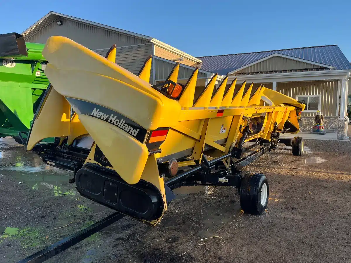Gallery image 2 for Used 2006 New Holland 98C Header - Row Crop