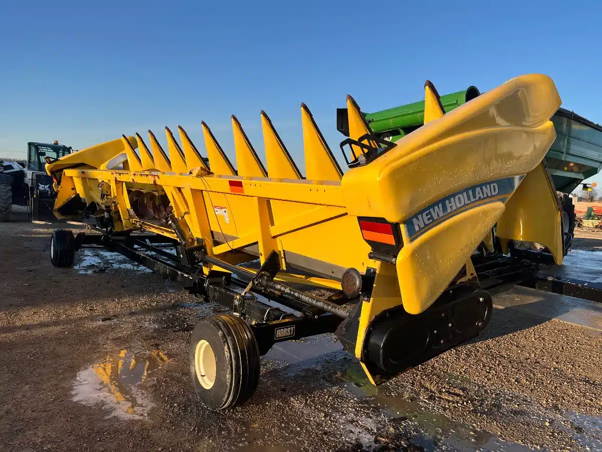 Gallery image 1 for Used 2006 New Holland 98C Header - Row Crop