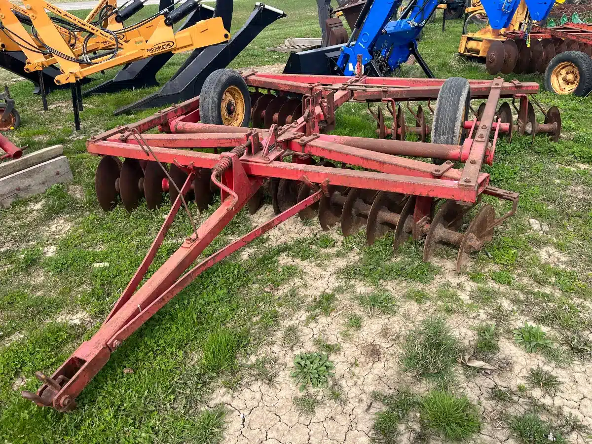 Gallery image 1 for Used Massey Ferguson 520 Disc
