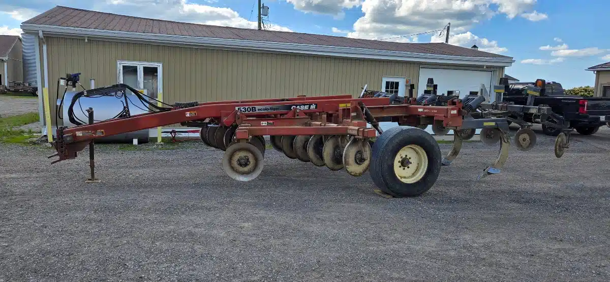 Gallery image 1 for Used 2005 Case IH ECOLO-TIGER 530B Disc Ripper