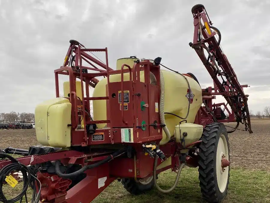 Gallery image 1 for Used Hardi COMMANDER 1200 Sprayer - Pull Type