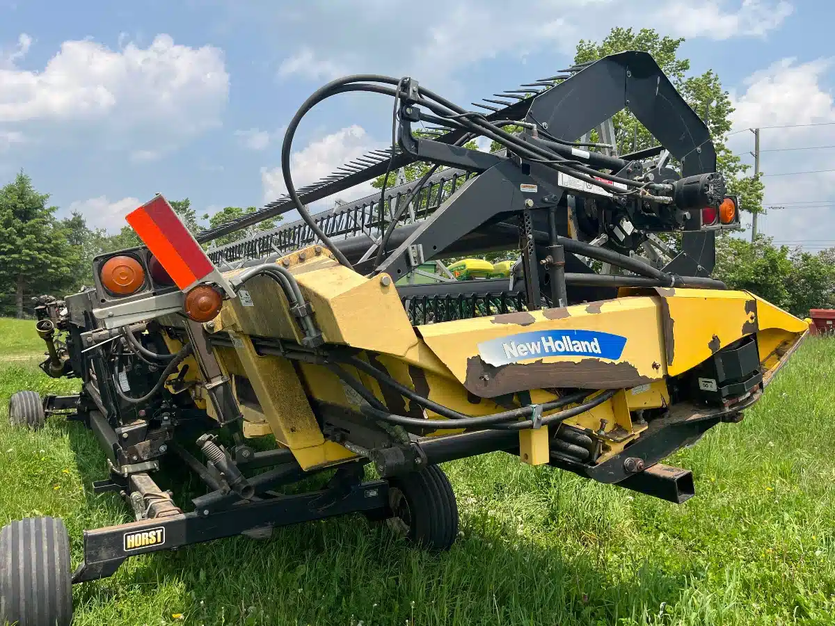 Gallery image 2 for Used New Holland 88C Header - Draper