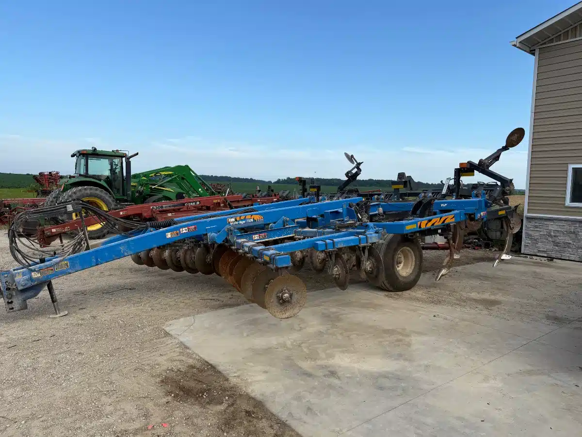 Gallery image 1 for Used 2000 Case IH ECOLO-TIGER 730B Disc Ripper