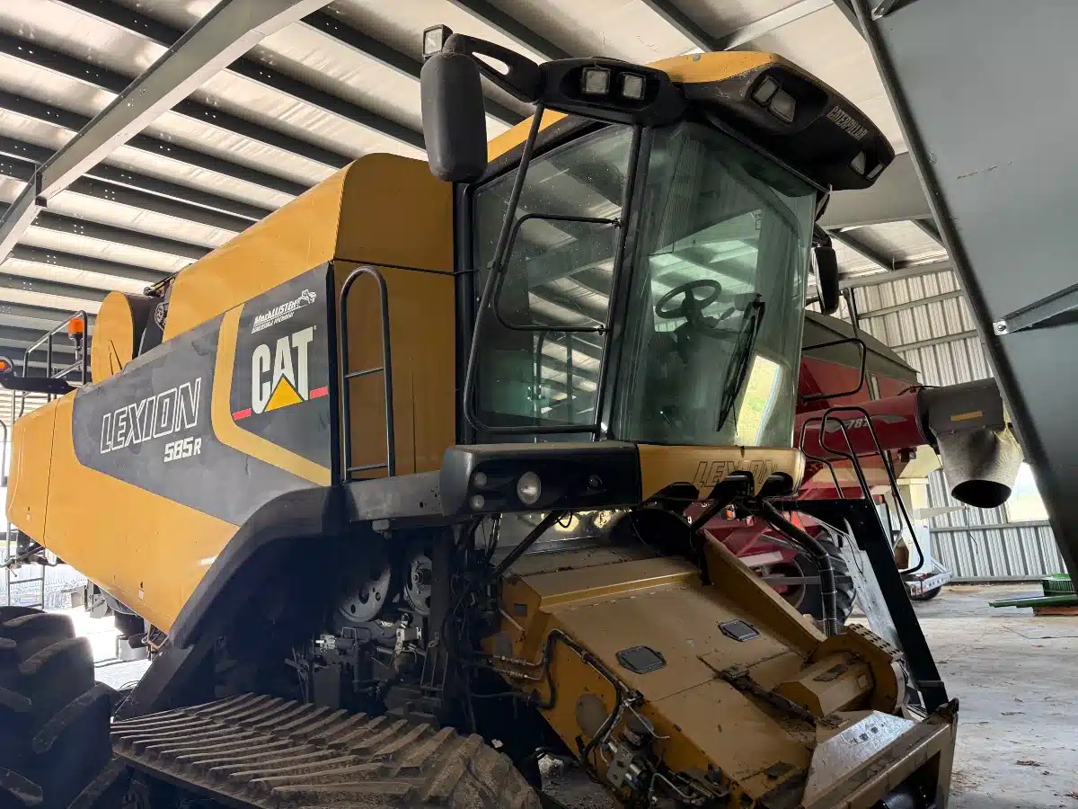 Gallery image 2 for Used 2006 Lexion 585R Combine