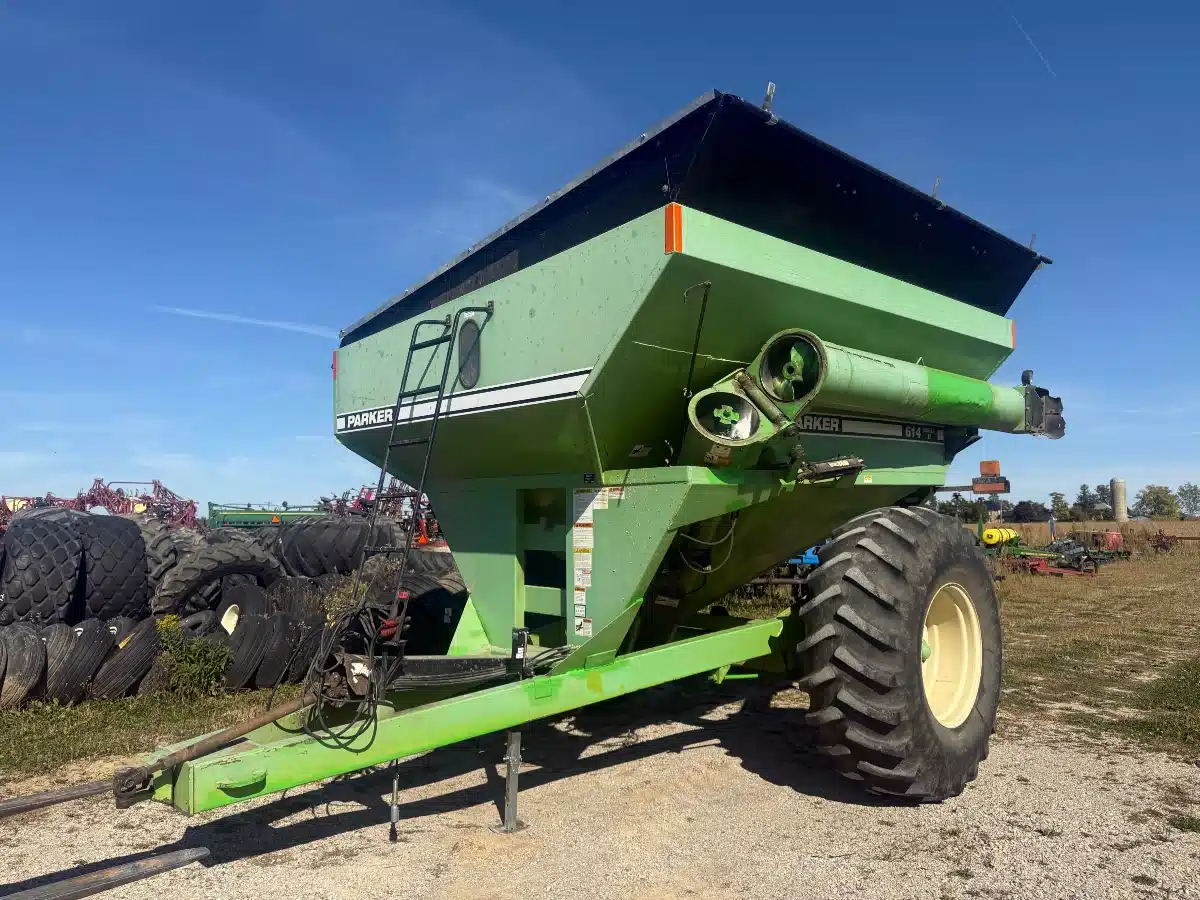 Gallery image 1 for Used Parker 614 Grain Cart