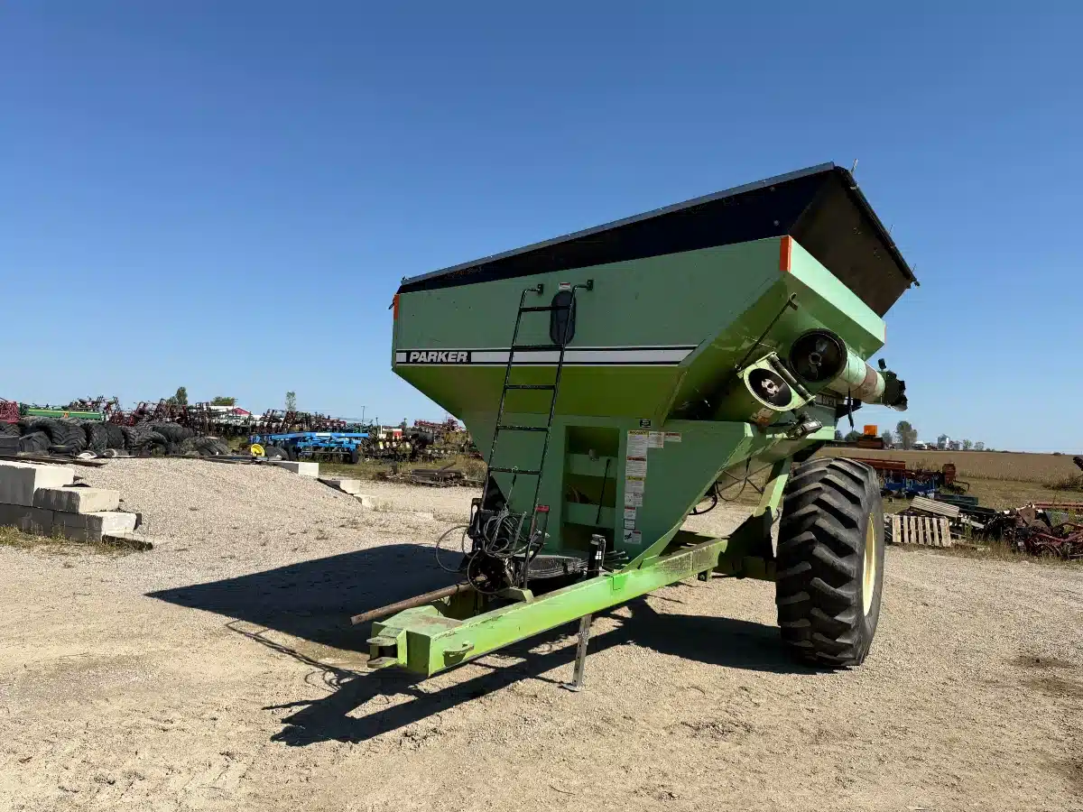 Gallery image 2 for Used Parker 614 Grain Cart