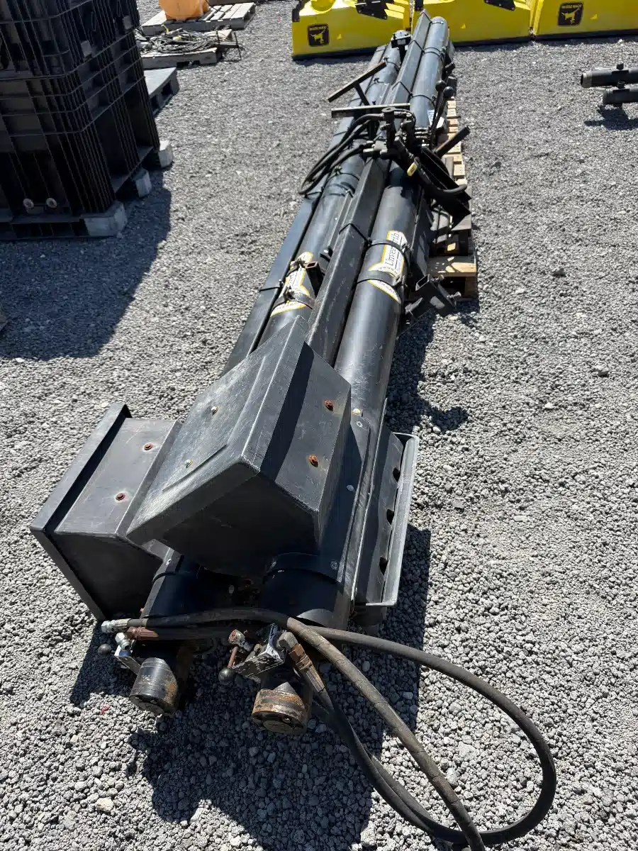 Gallery image 1 for Unverferth 8 ROW CROSS Auger