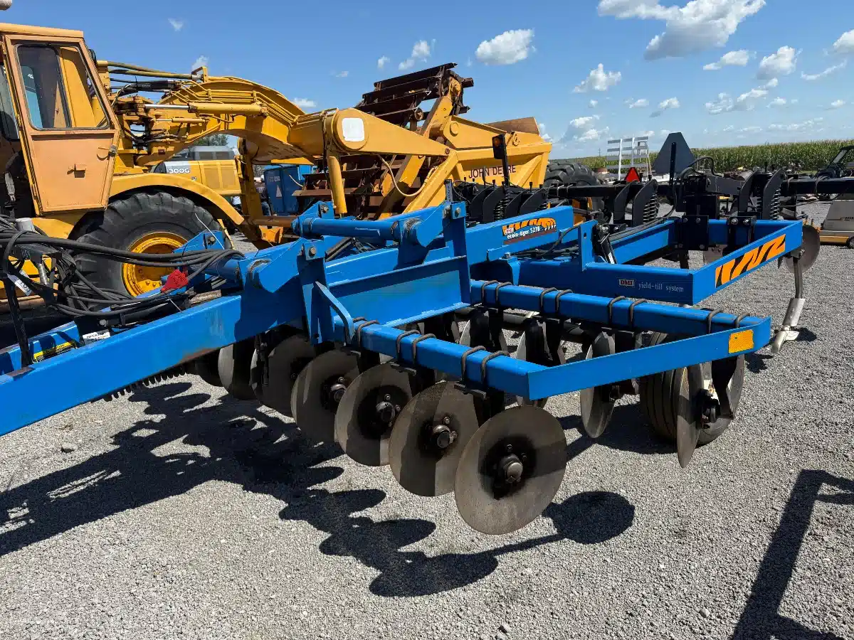 Gallery image 1 for Used 2000 Case IH ECOLO TIGER 527B Disc Ripper