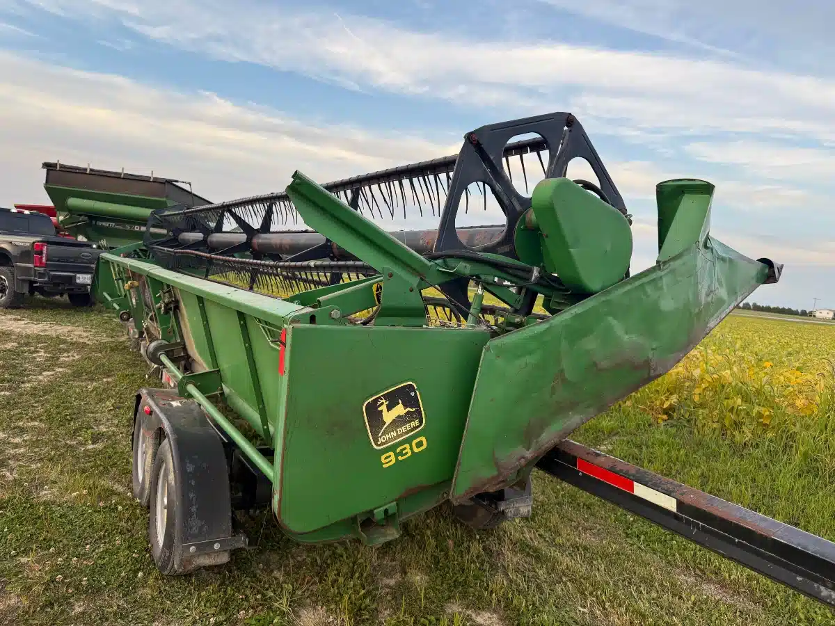Gallery image 2 for Used John Deere 930 Header - Auger