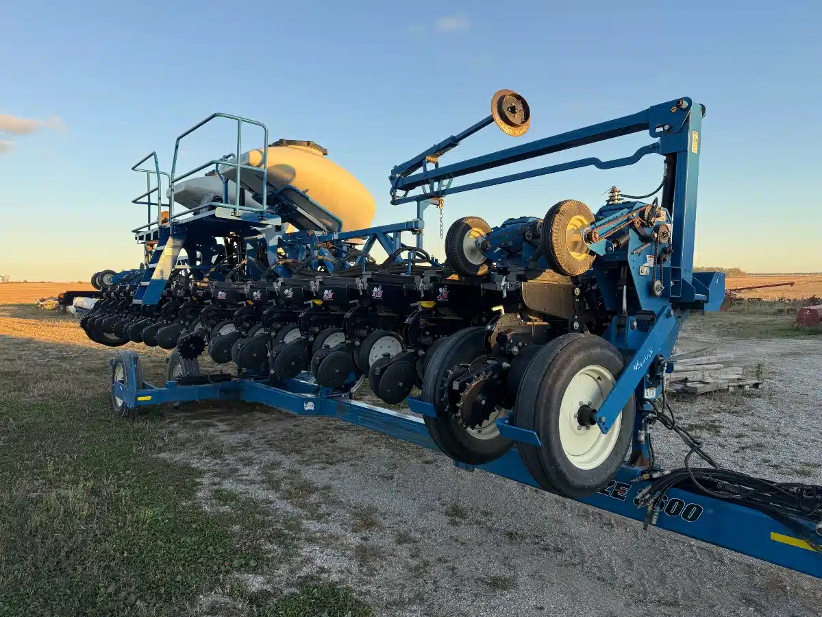 Gallery image 2 for Used Kinze 3600 Planter
