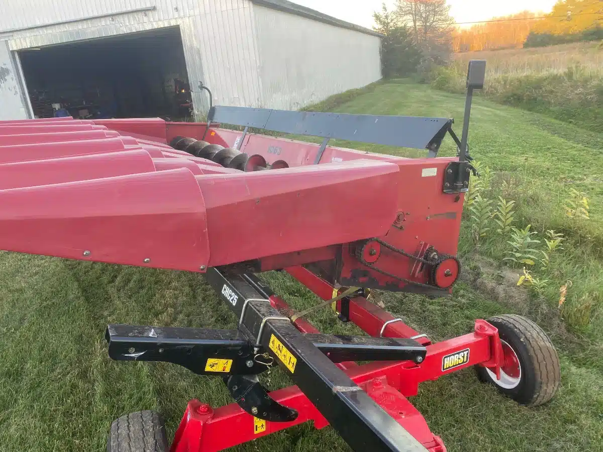 Used International 1063 Header - Row Crop
