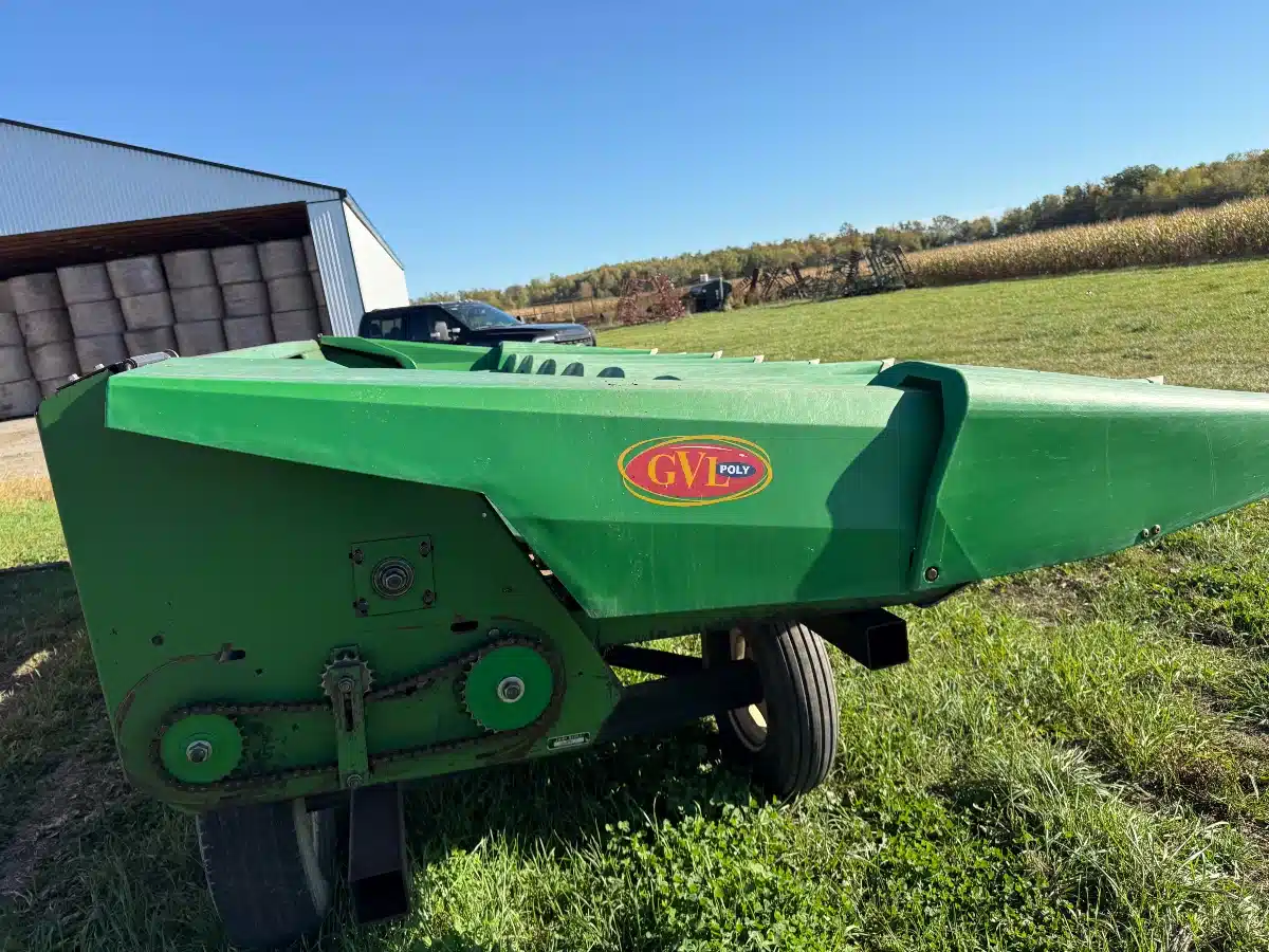 Gallery image 2 for John Deere 843 Header - Row Crop