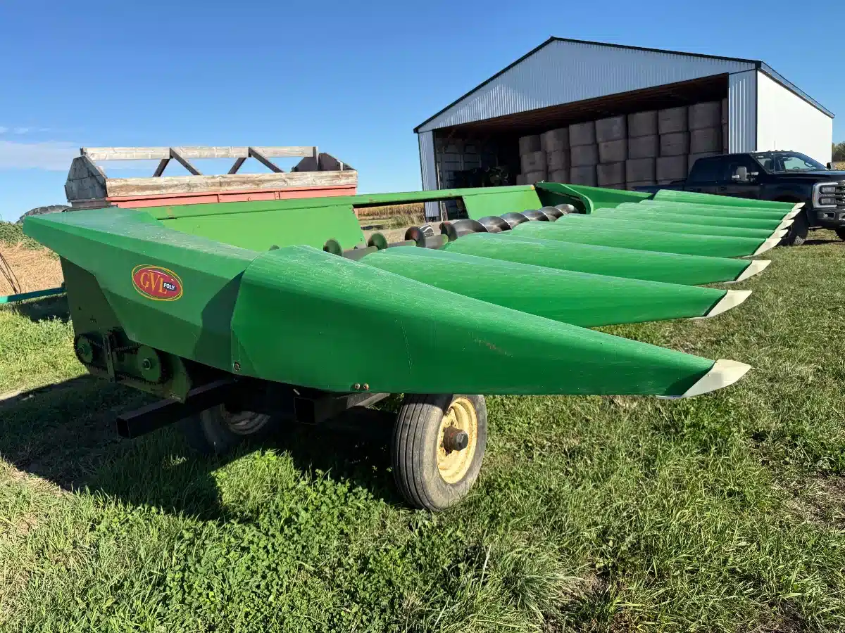 Used John Deere 843 Header - Row Crop
