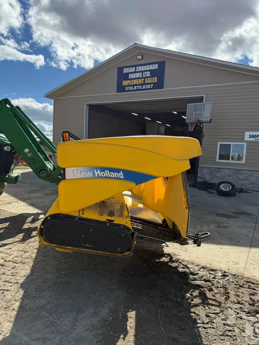 Used New Holland 98C Header - Row Crop