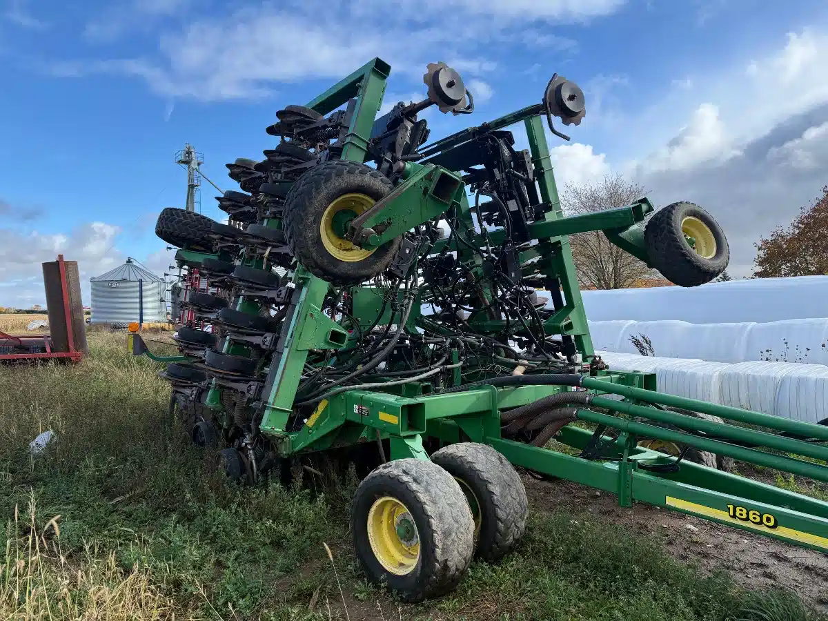 Gallery image 2 for Used John Deere 1860 Air Drill