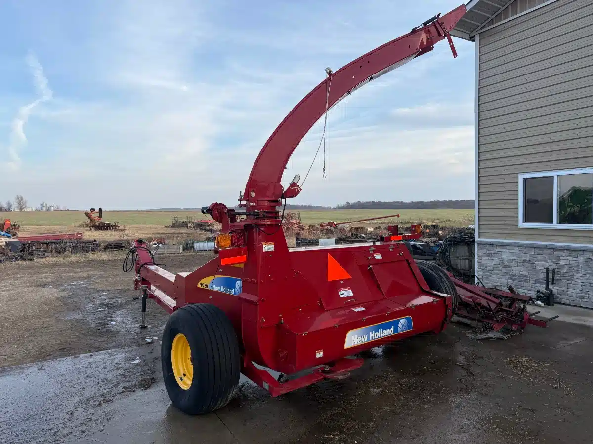 Gallery image 2 for 2010 New Holland FP230 Forage Harvester