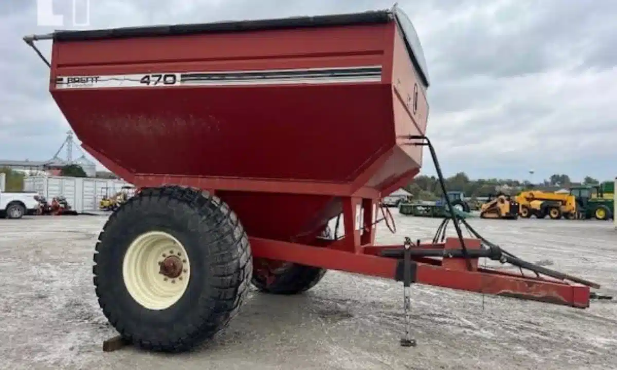 Gallery image 2 for Used Brent 470 Grain Cart