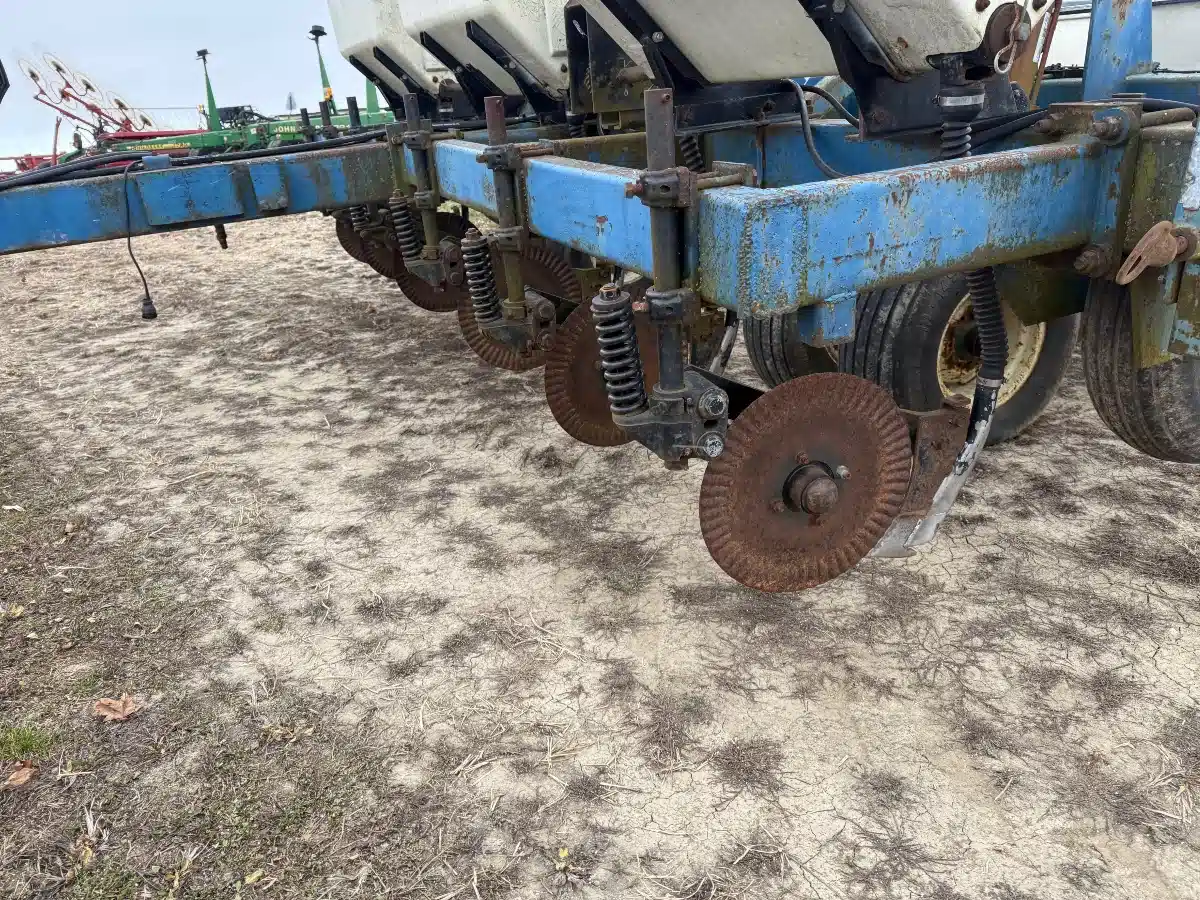 Gallery image 2 for Used Kinze 2000 Planter