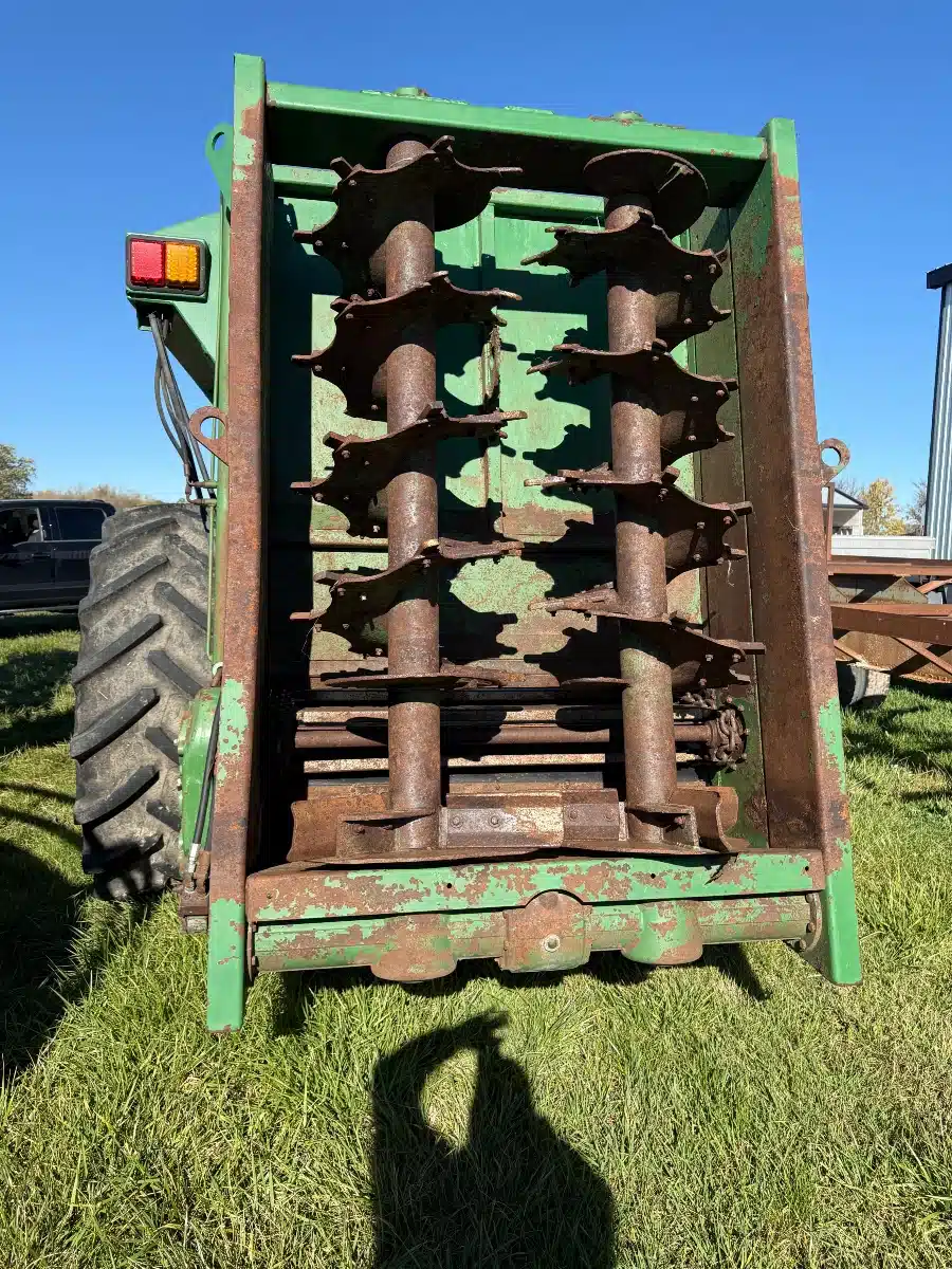 Gallery image 2 for 2013 Bunning LOWLANDER MK4 105 Manure Spreader