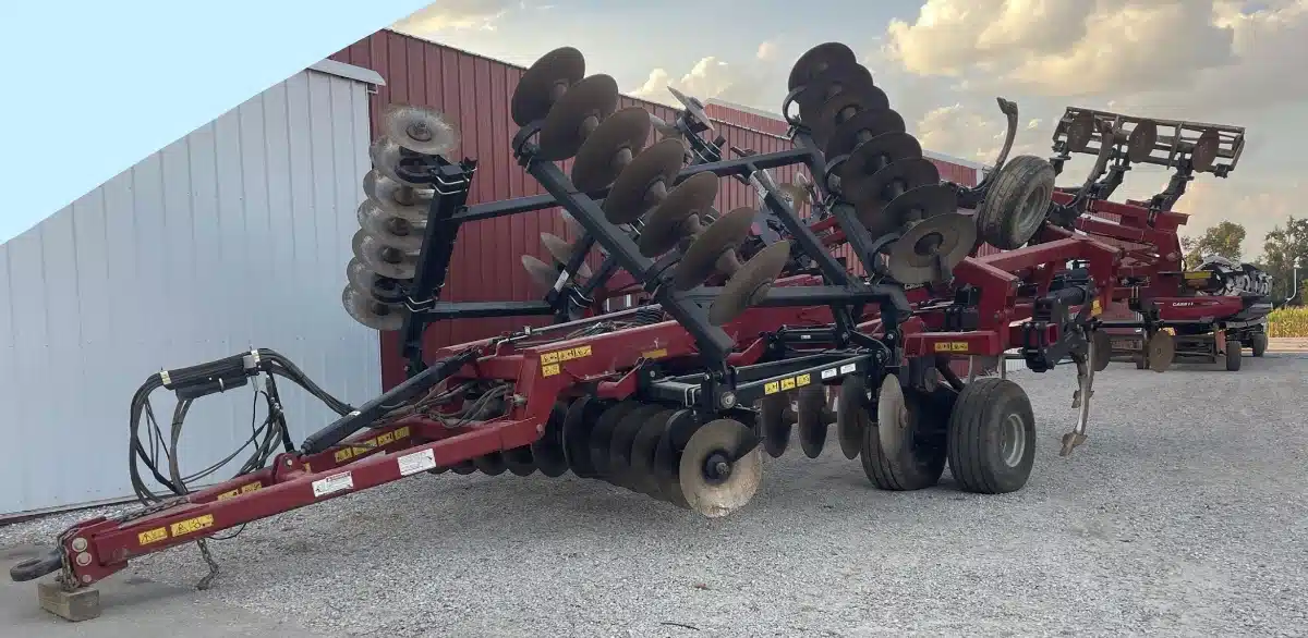 Gallery image 2 for 2015 Case IH ECOLO-TIGER 875 Disc Ripper