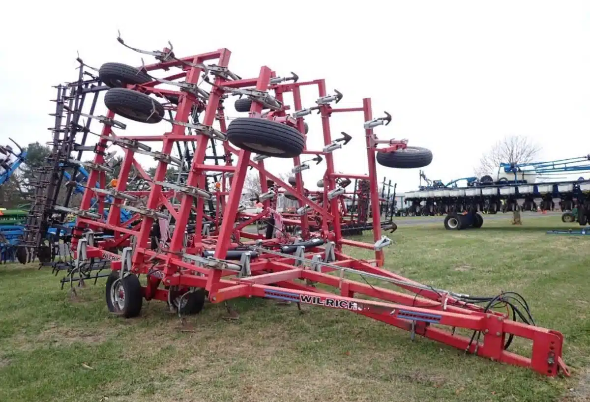 Gallery image 1 for Wil-Rich 3400 Cultivator