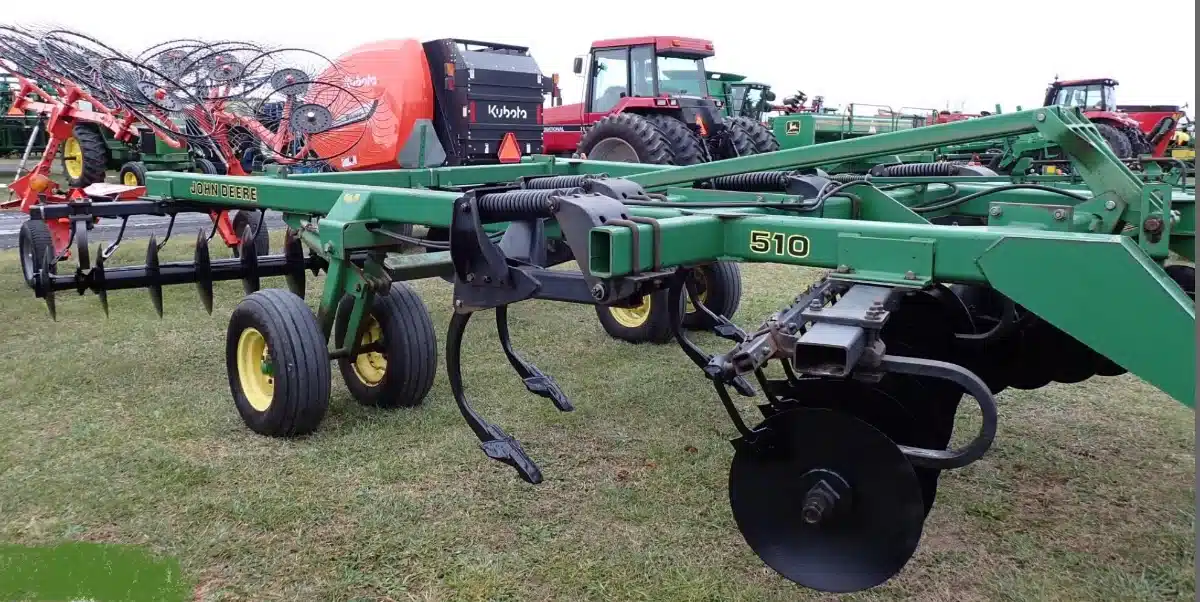 Gallery image 1 for John Deere 510 Disc Ripper