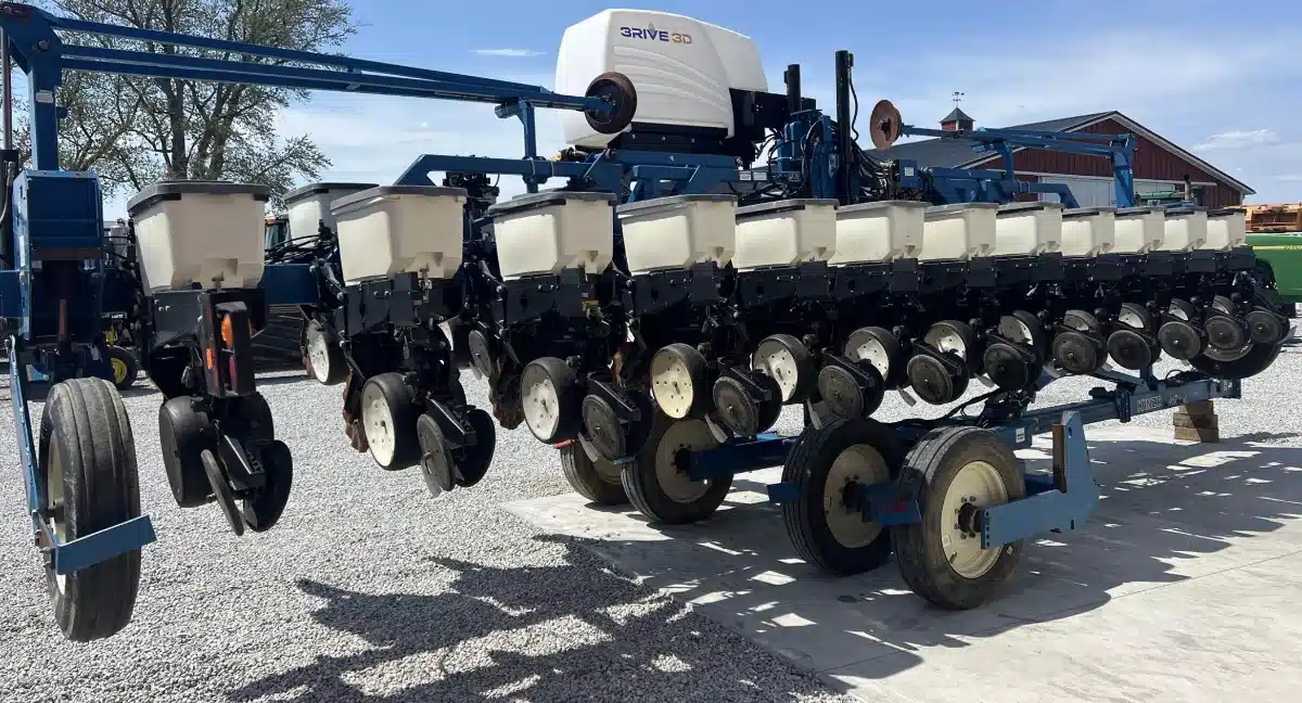 Gallery image 2 for 2006 Kinze 3600 Planter