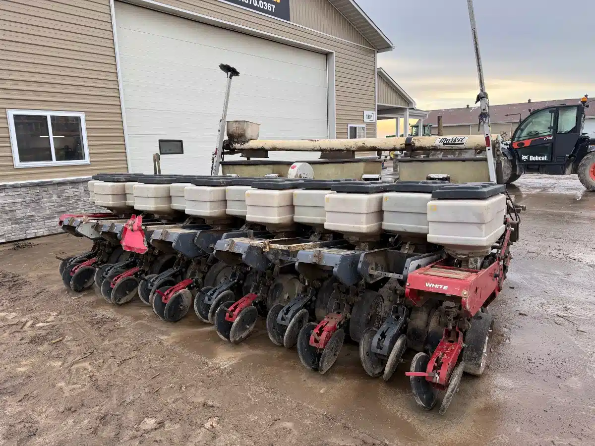 Gallery image 2 for White 6900 Planter