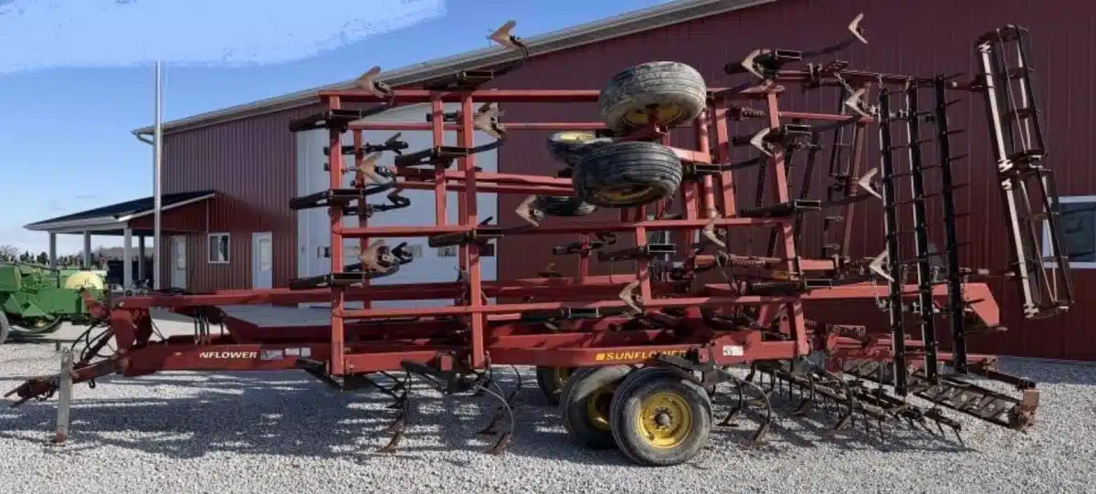 2010 Sunflower 5035-24 Cultivator