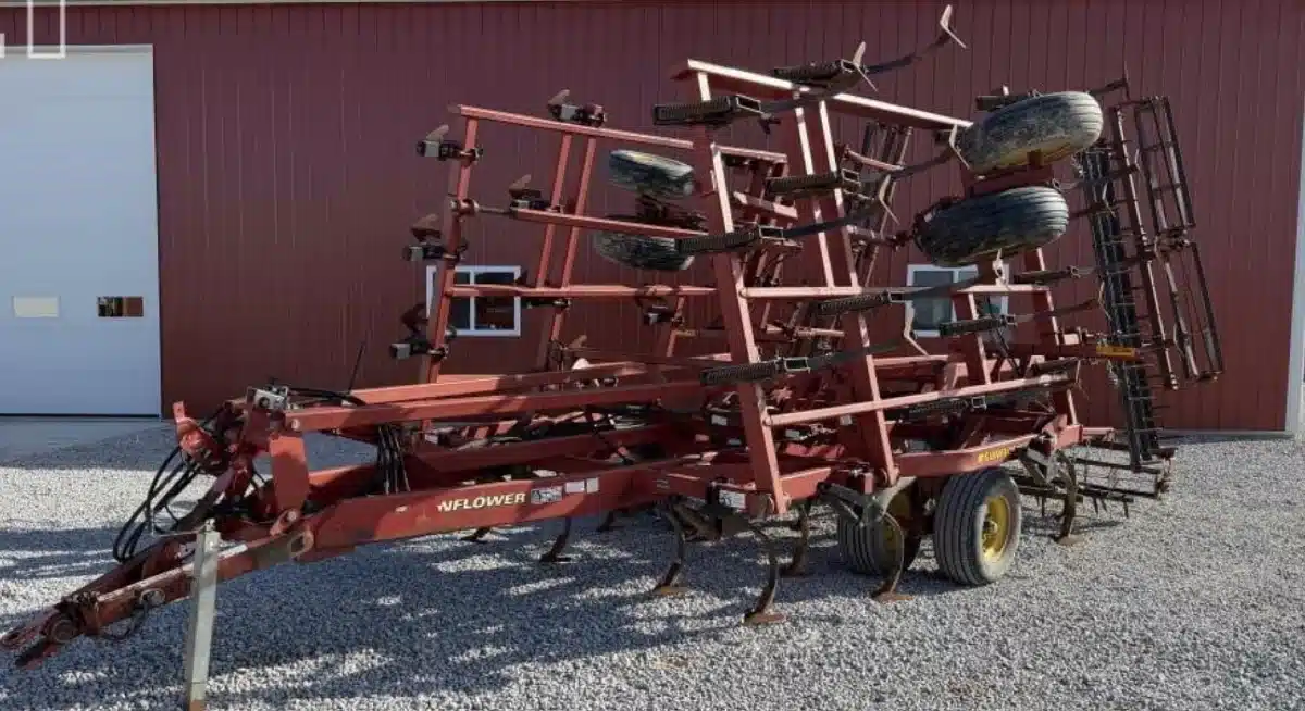 Gallery image 2 for 2010 Sunflower 5035-24 Cultivator
