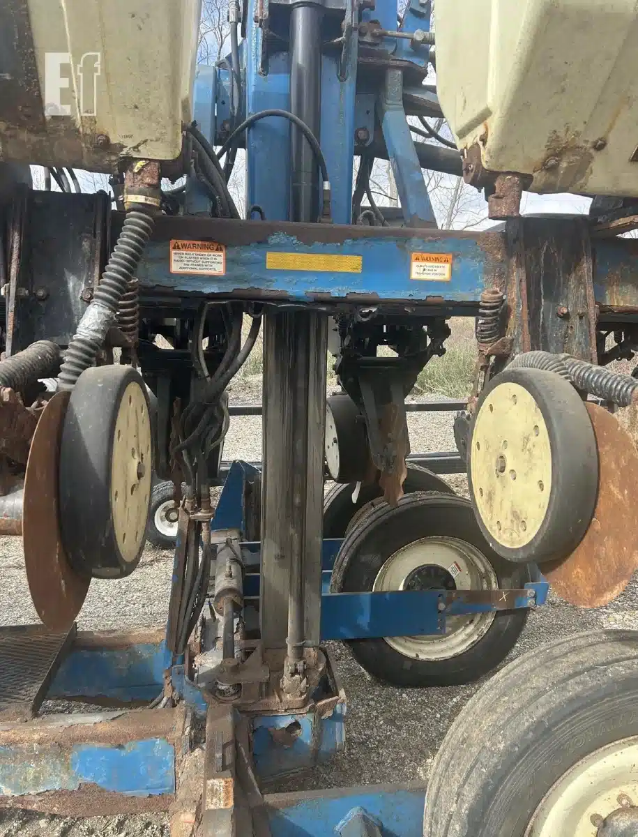 Gallery image 2 for 2015 Kinze 3600 Planter