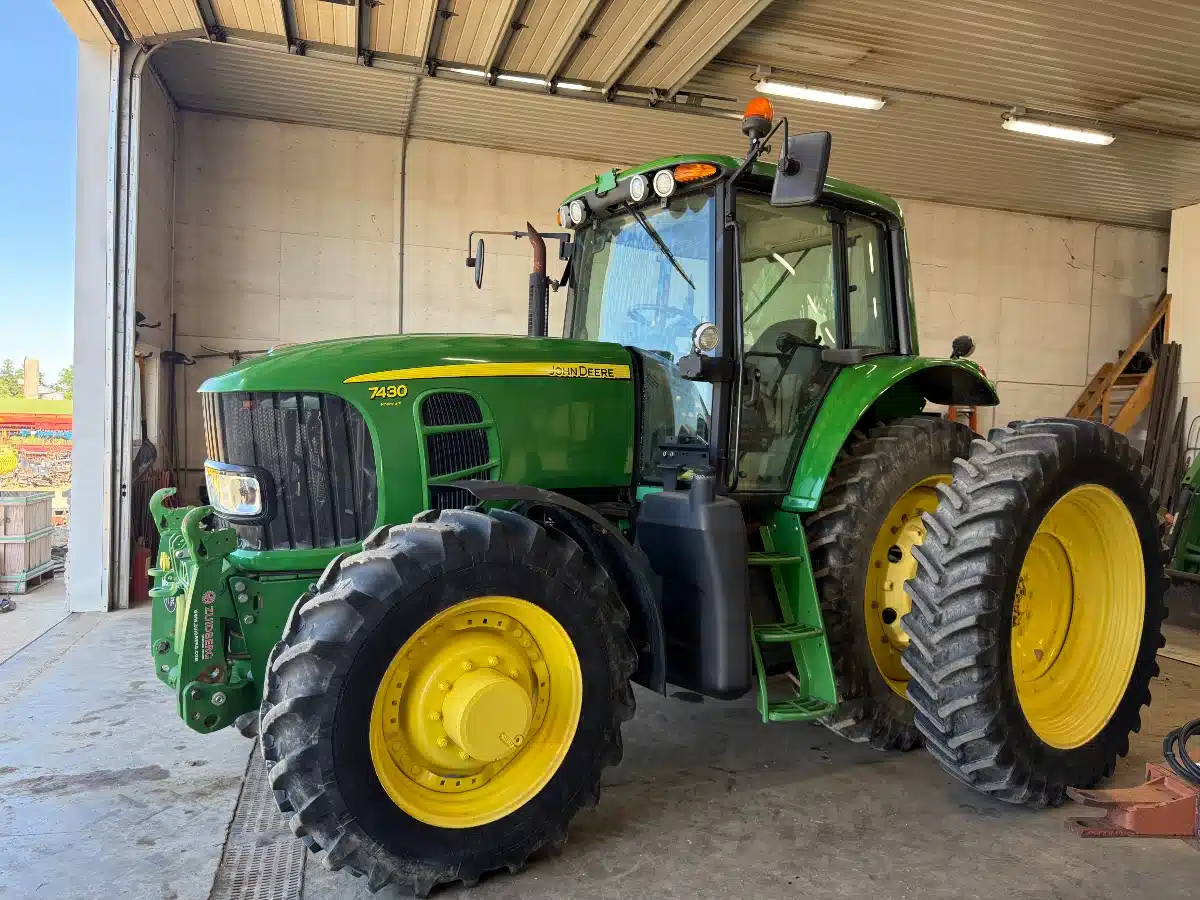 Gallery image 1 for John Deere 7430 PREMIUM Tractor