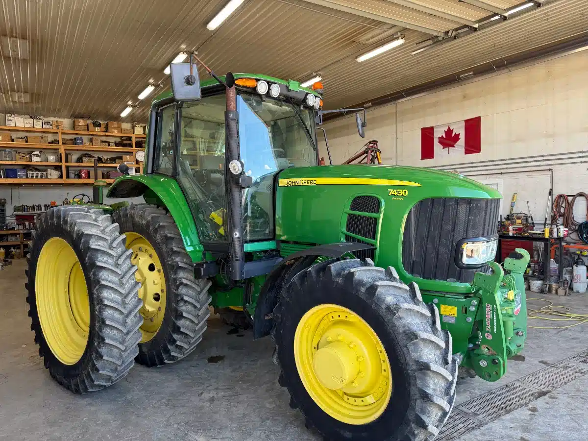 Gallery image 2 for John Deere 7430 PREMIUM Tractor