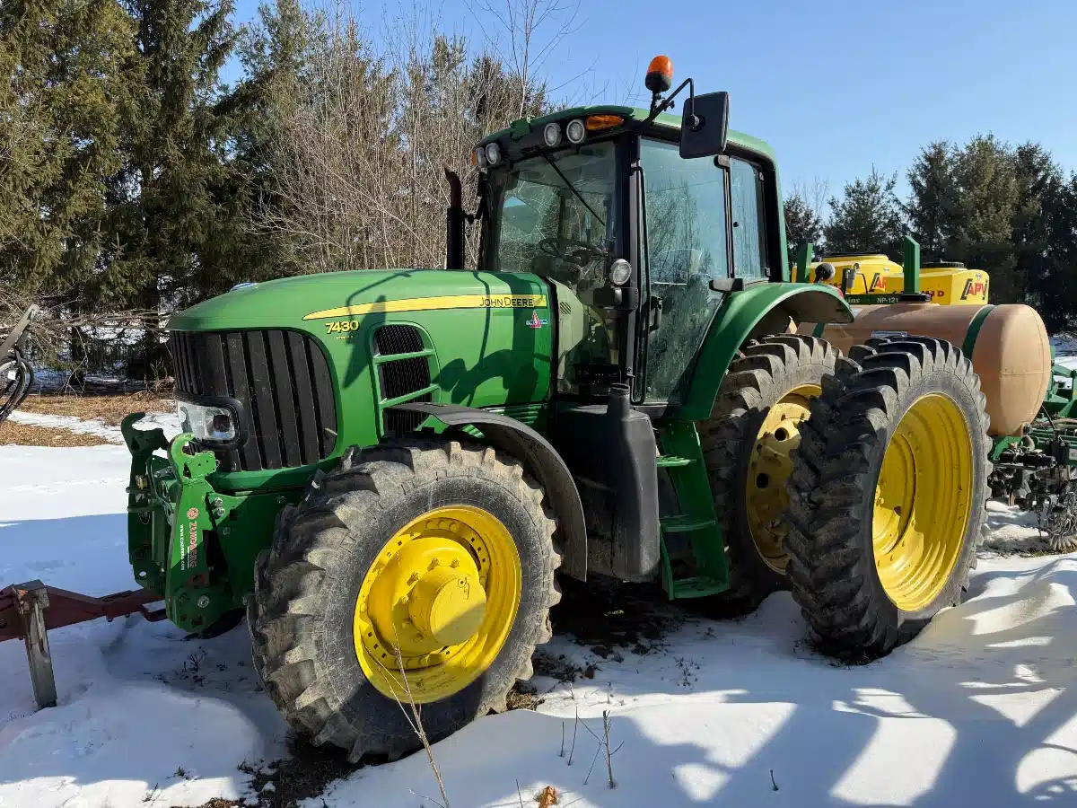 Gallery image 2 for John Deere 7430 PREMIUM Tractor