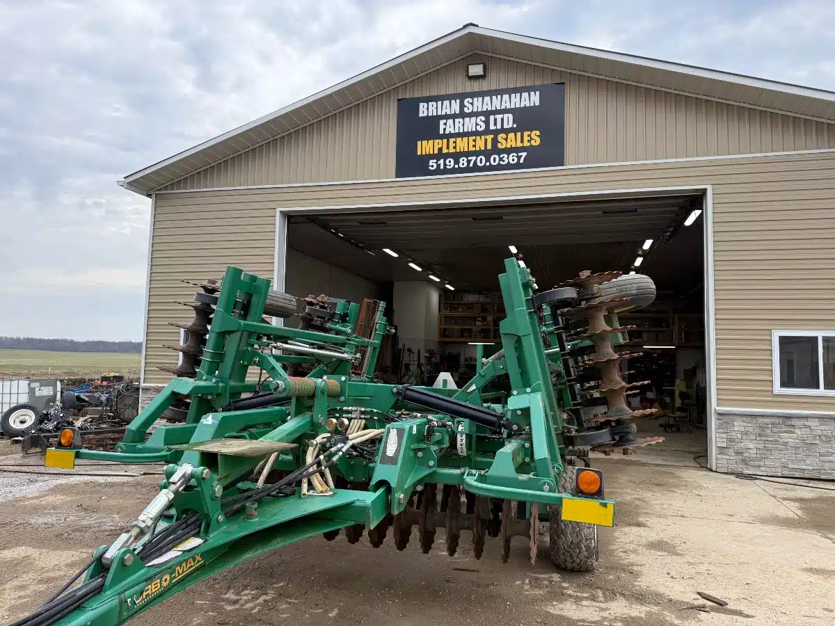 Gallery image 1 for 2015 Great Plains 1800TM Vertical Tillage
