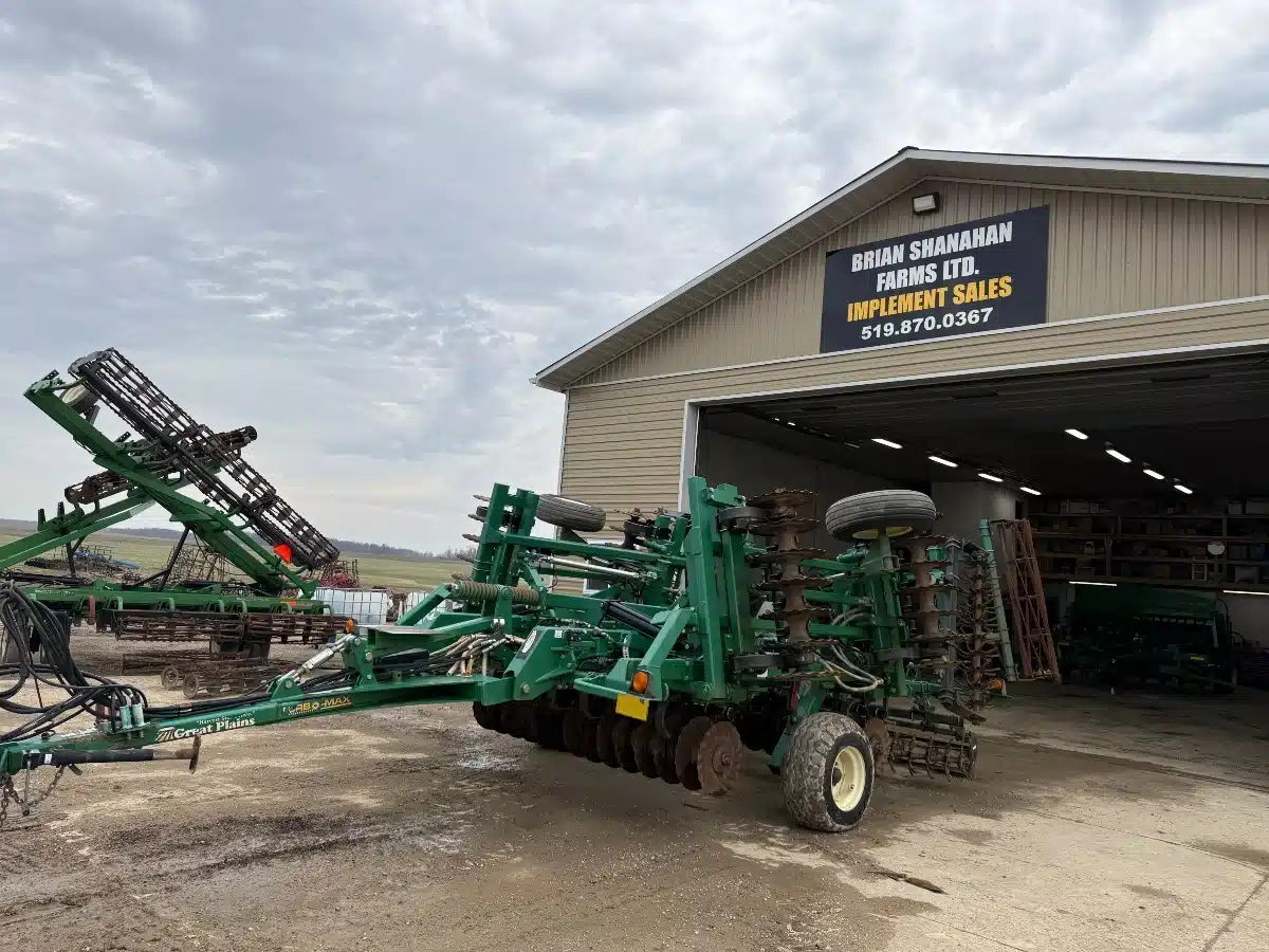 Gallery image 2 for 2015 Great Plains 1800TM Vertical Tillage