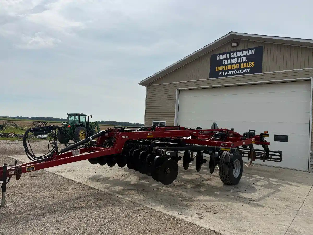 Gallery image 2 for Case IH ECOLO-TIGER 870 Disc Ripper